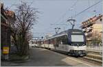 Ei MOB Alpina Zug von Zweisimmen nach Montreux verlässt Chernex.