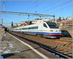 Ein Cisalpino ETR 470 ist auf der Fahrt Genève nach Venezia und fährt durch den Bahnhof von Rivaz.

28. Jan. 2007