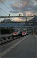 Zwei SBB ETR 610 begegnen von und nach Milano begegnen sich in Visp.