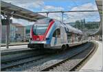 rabe-522-flirt-frankreich-tauglich-2/864753/der-sbb-lex-rabe-522-226 Der SBB LEX RABe 522 226 steht als Léman Express RL5 nach Genève in Bellegarde. Im Gegensatz zu allen andern Léman Express Strecken verkehrt die RL5 nicht im Takt, sondern nur zu den Hauptverkehrszeiten.

26. Aug. 2024