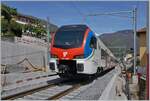 Der SBB TILO RABe 524 306 fährt zwischen Tenero und Locarno durch die zukünftige Station Minusio (in Funktion ab dem 10.12.2023).