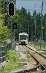 Ein FART  Centovalli-Express  erreicht Druogno.
10. Juni 2014
