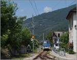 Ein SSIF Treno Panroamico verlàsst den kleinen Bahnhof Gagnone-Orecesco.