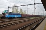BR 122/497267/leerkohlezug-mit-122-006-steht-am Leerkohlezug mit 122 006 steht am 4 Mai 2016 in Ostrava-Svinov.