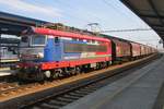 BR 242/674794/privater-stahlzug-mit-242-555-durchfahrt Privater Stahlzug mit 242 555 durchfahrt am 31 Mai 2015 Breclav.