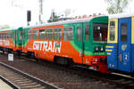 gw-train/862550/810-623-und-50-54-24-29 810 623 und 50 54 24-29 421-1 von GW Train als Rangierfahrt bei der Einfahrt in den Bahnhof Sokolov am 9.4.24