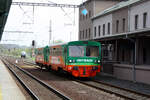 gw-train/862554/810-623-mit-50-54-24-29 810 623 mit 50 54 24-29 421-1 von GW Train im Bahnhof Sokolov am 9.4.24