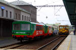 pkp-cargo-international/862552/704-701-von-pkp-cargo-verlaesst 704 701 von PKP Cargo verlsst als Rangierfahrt den Bahnhof Sokolov am 9.4.24