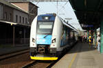 br-650/862528/650-203-von-ceske-drahy-als 650 203 von Ceske Drahy als Sp 1660 mit ziel Karlovy Vary im Bahnhof Sokolov am 9.4.24