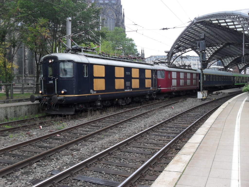 10008 und 10019 mit einem S�uferzug im K�lner Hbf am 17.10.10