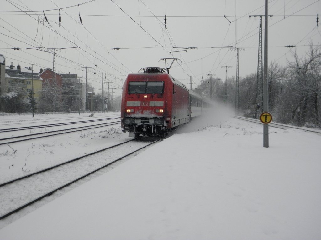 101 025-0 in K�ln West am 18.12.10