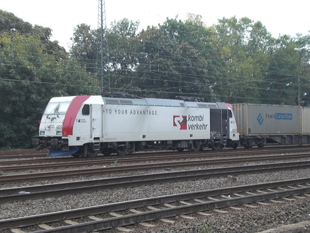 185 665-7 vor dem Ewals am 18.10.2010 in K�ln-West.
