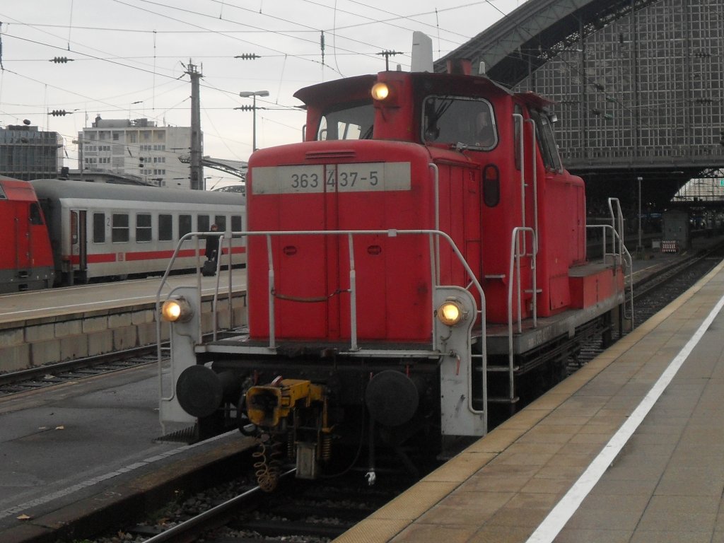 363 437-5 am 7.11.10 in K�ln Hbf.