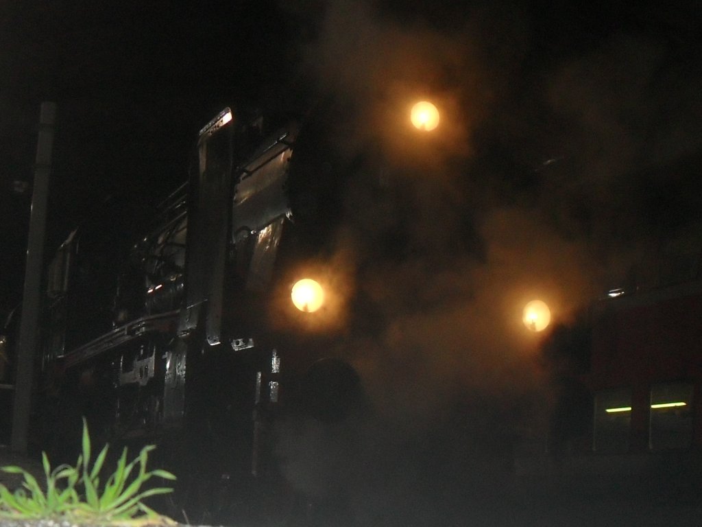 38 2267 am Abend des 27.11.10 in Aachen Hbf.