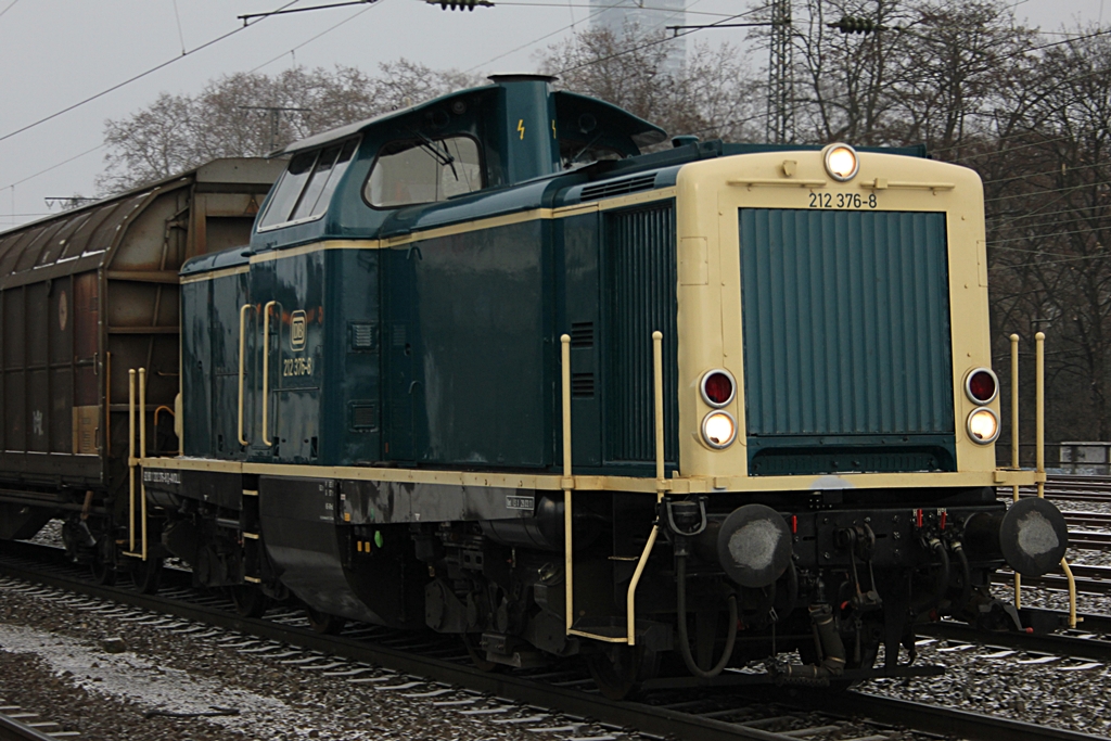 Aggerbahn 212 376-8 i.E. f�r die RSE in K�ln West am 9.2.2012
