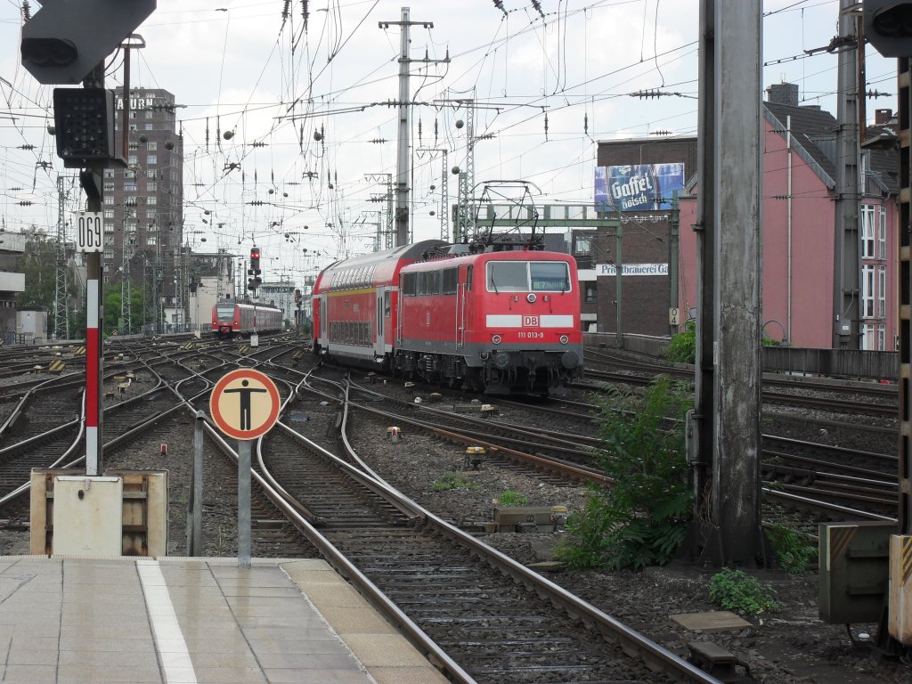 Br 111 im K�lner Hbf am 23.7.10