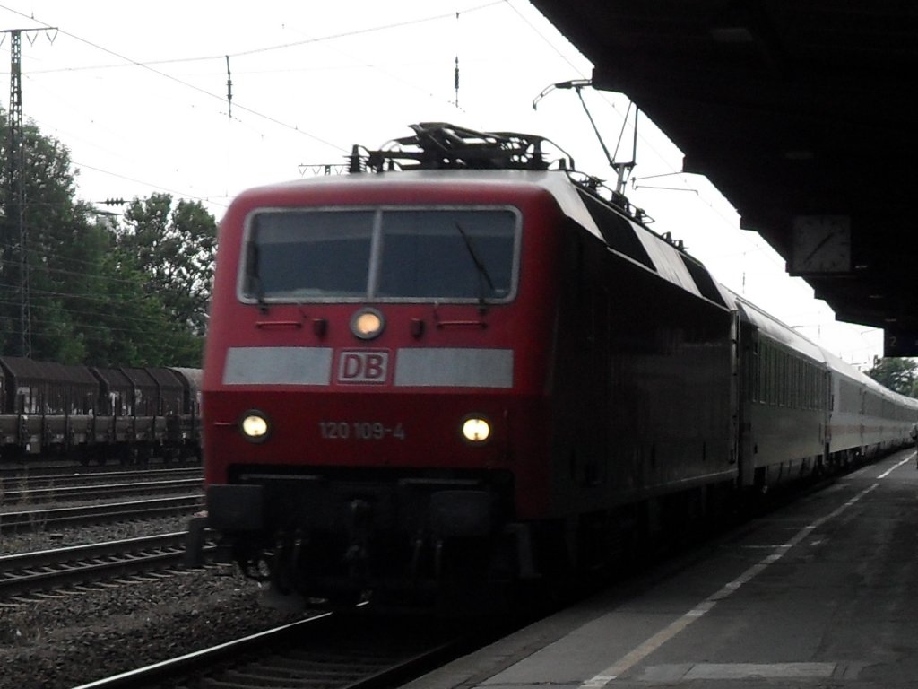 Br 120 in K�ln West am 26.6.10