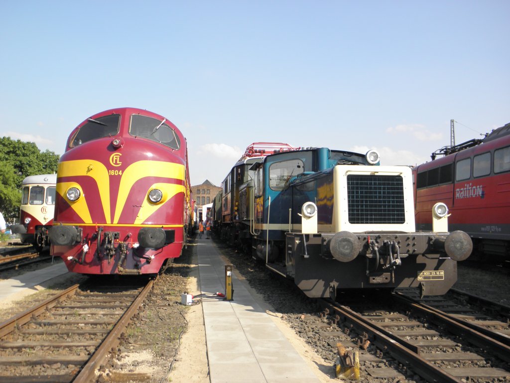 CFL 1604 neben DB K�f III in Koblenz L�tzel am 21.5.2011