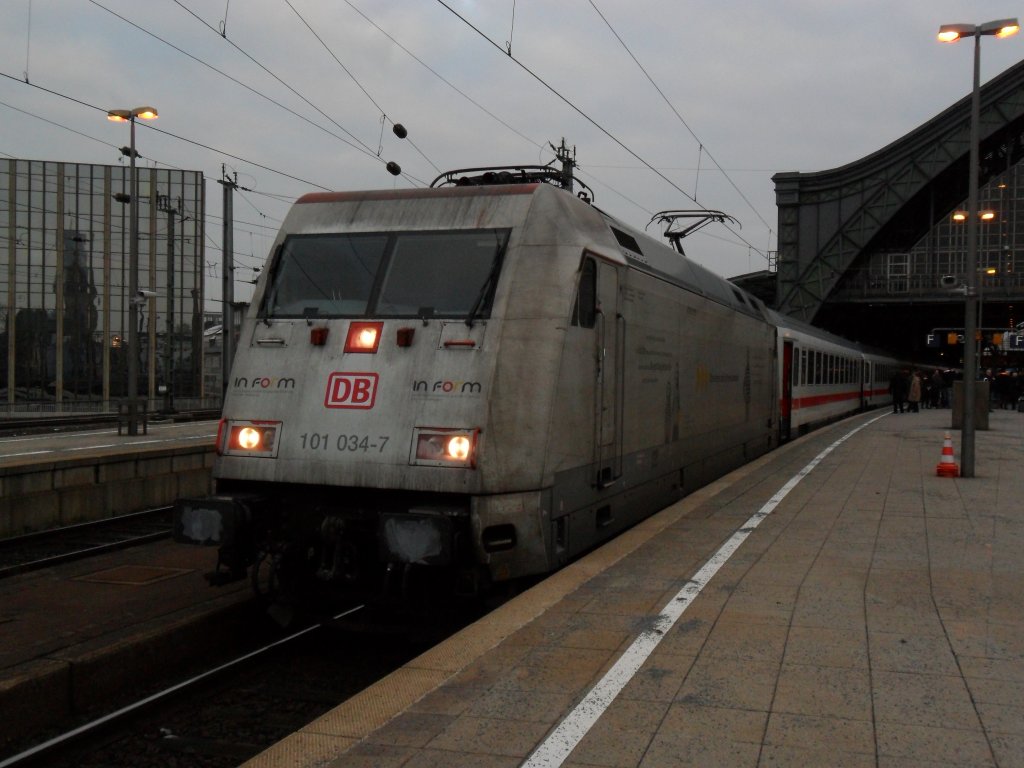 DB 101 034-7  In Form  im K�lner Hbf am 28.11.10. Gru� an den TF !!
