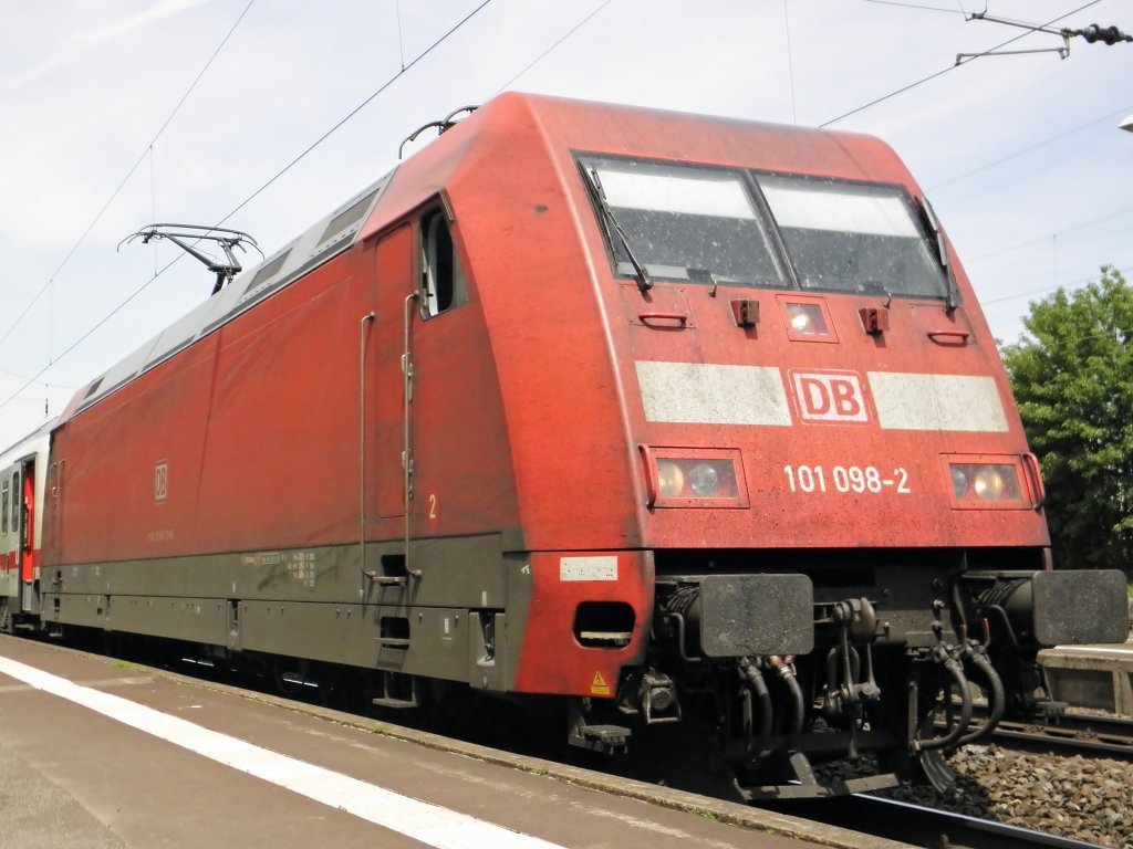 DB 101 098-2 in Beuel am 9.5.2011