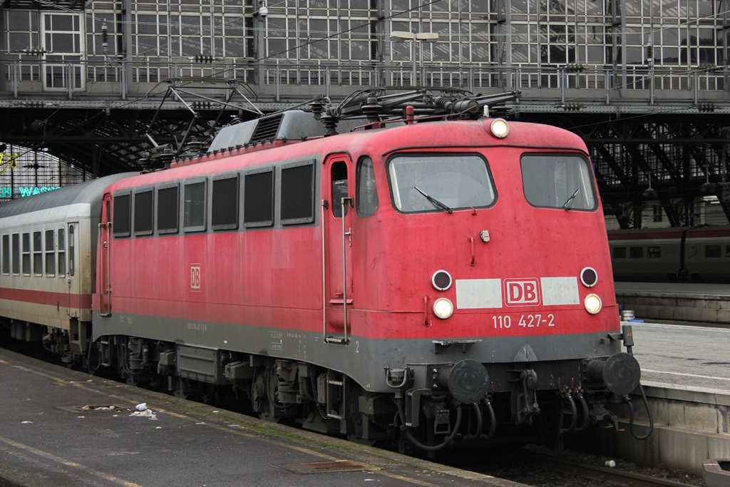 DB 110 427-2 am IC133 nach Luxemburg in K�ln Hbf am 18.2.2012