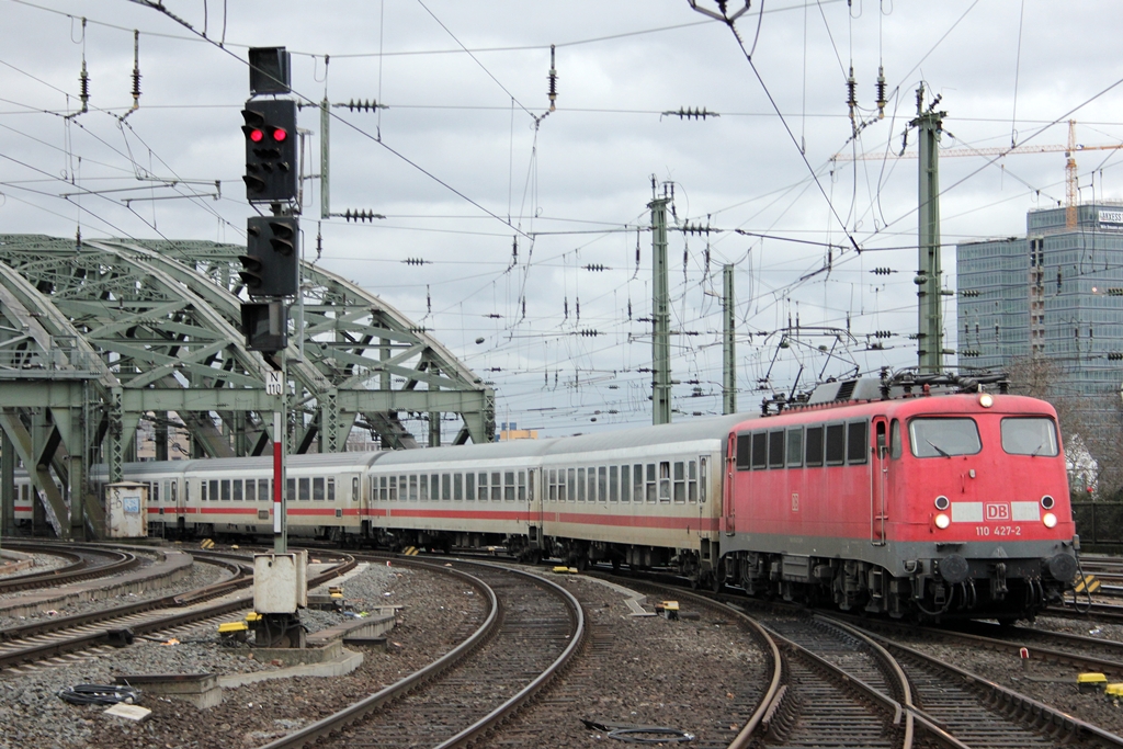 DB 110 427-2 am IC133 nach Luxemburg in K�ln Hbf am 18.2.2012