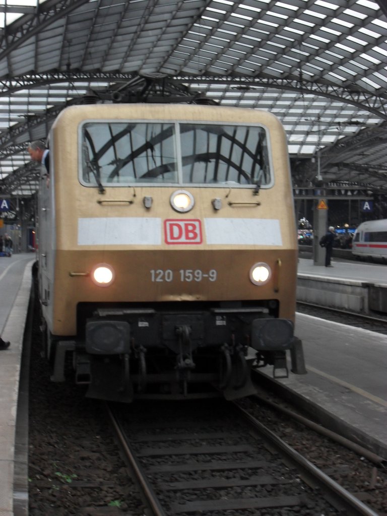 DB 120 159-9 im K�lner Hbf am 17.10.10