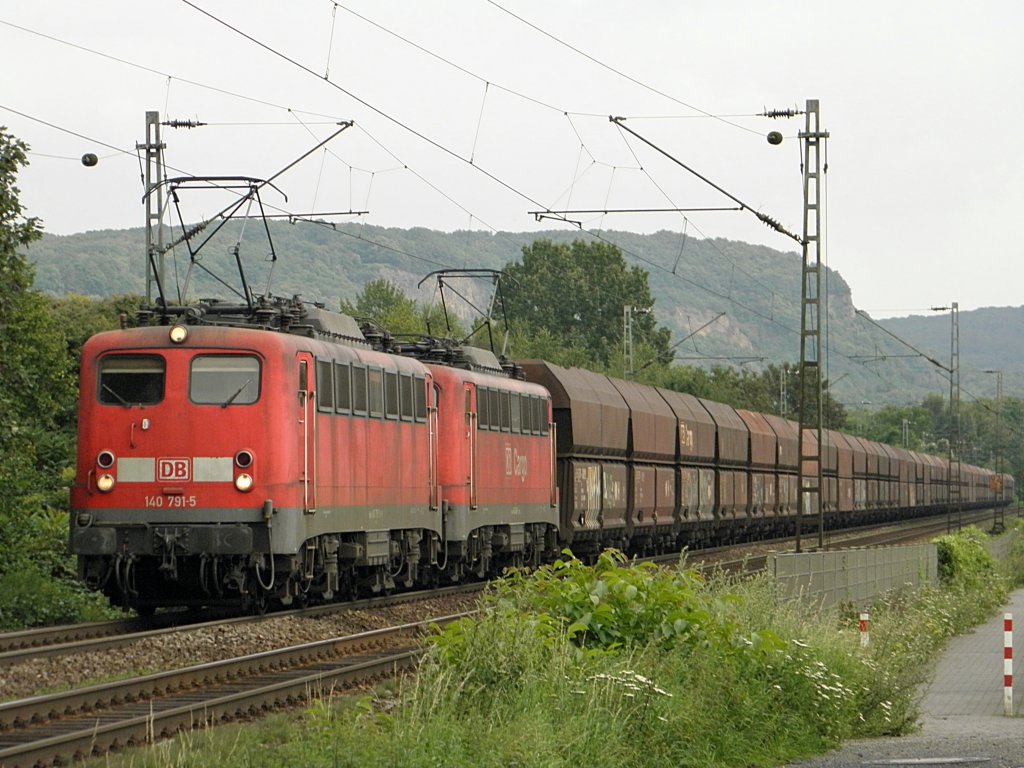 DB 140 791-5 mit DB 140 ***-* in Limperich am 29.7.2011