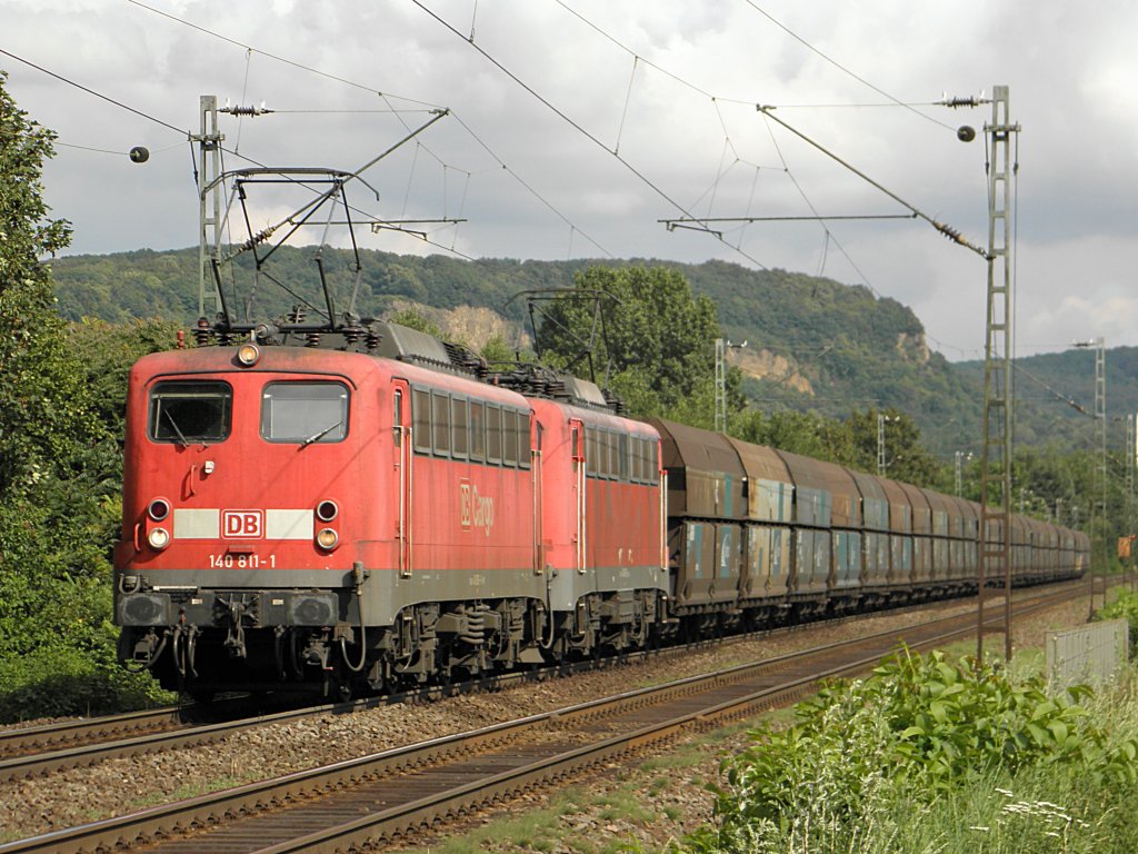 DB 140 811-1 mit DB 140 799 in Limperich am 21.7.2011