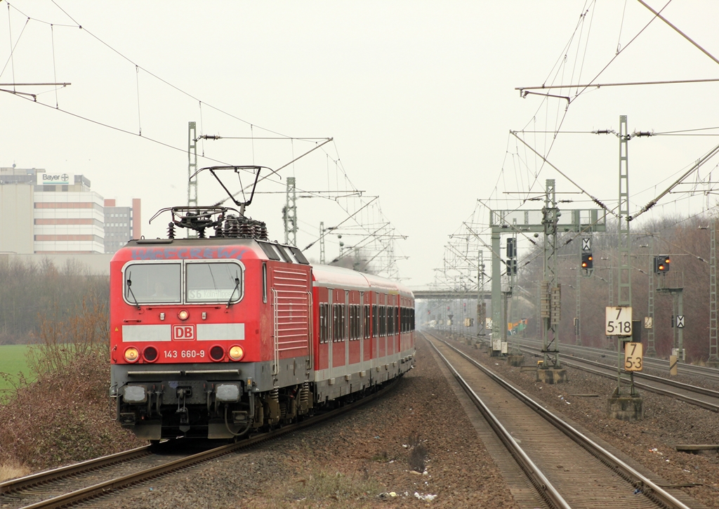 DB 143 660-9 in K�ln-Stammheim am 11.3.2012