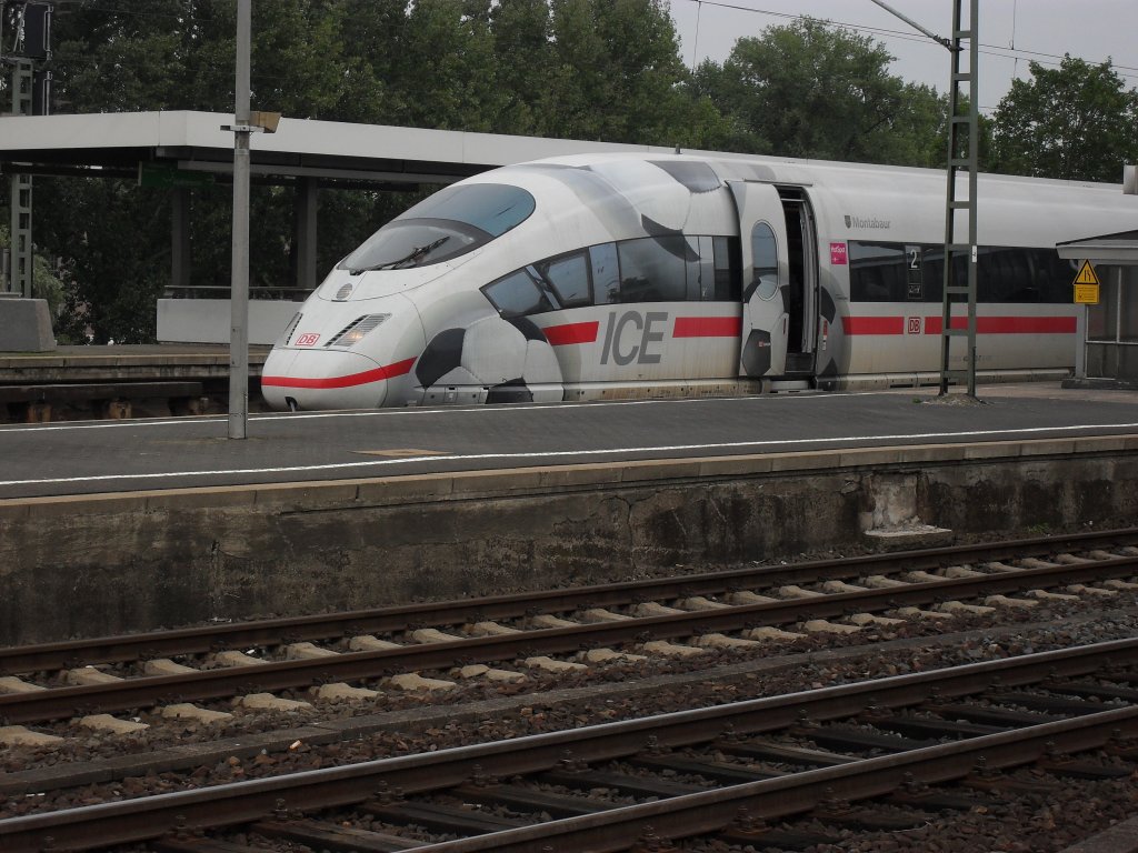 DB 403 Fu�ball ICE in K�ln Deutz am 2.9.10