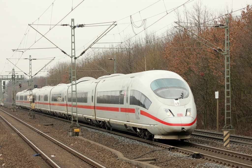 DB ICE 3 in K�ln-Stammheim am 11.3.2012