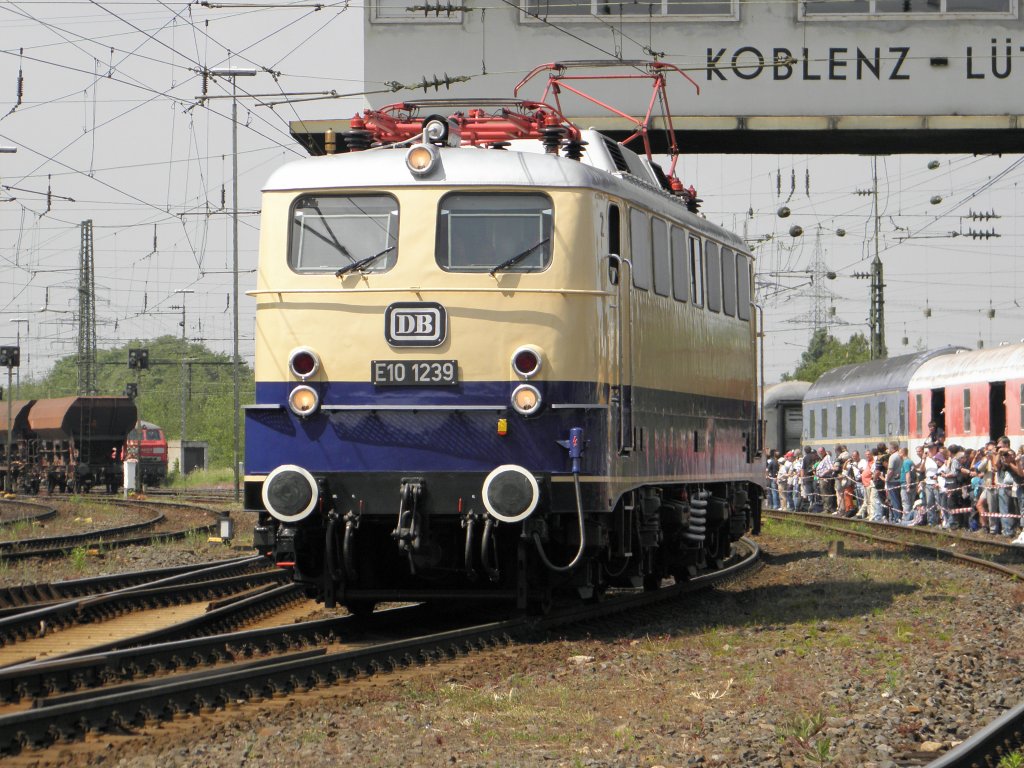 E10 1239 auf der Lokparade in Koblenz-L�tzel am 21.5.2011