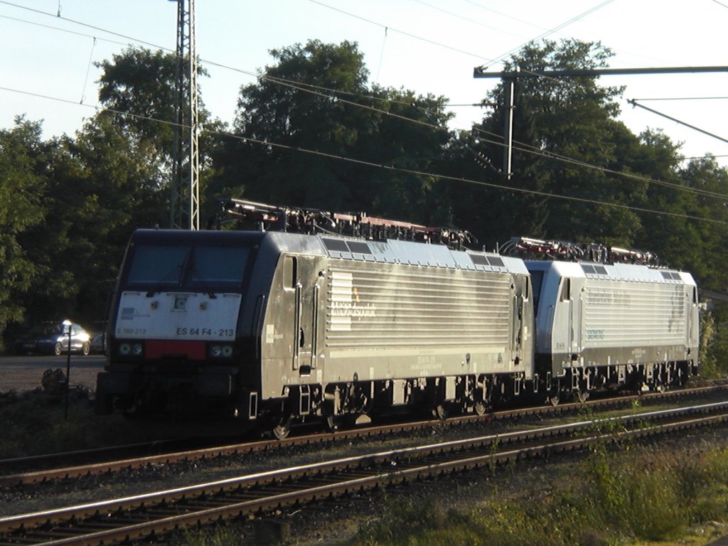 E189 213 + E189-840 standen am 22.10.2010 abgestellt in M�nchengladbach Hbf.