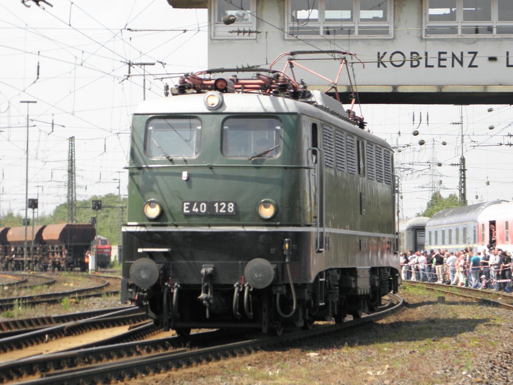 E40 128 auf der Lokparade in Koblenz-L�tzel am 21.5.2011