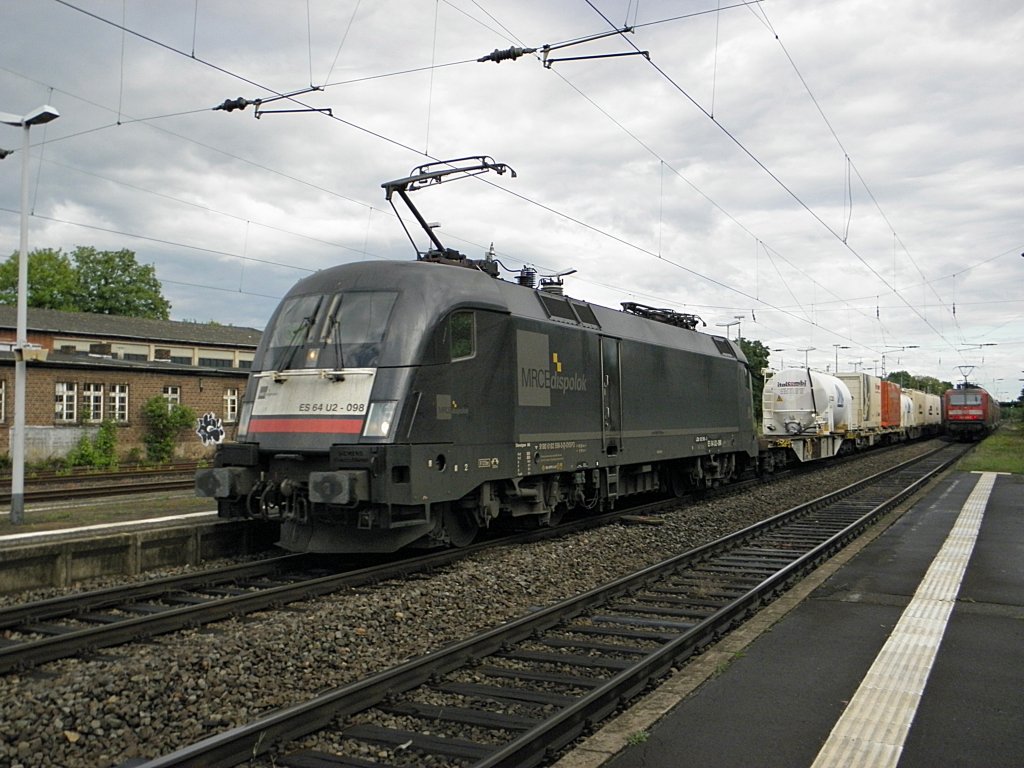 ES 64 U2-098 (182 598) in Beuel am 11.6.2011