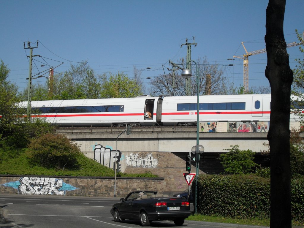 Hier sieht man den ICE mit der Fehlenden T�r der bei den Medien ein Star war gesehen in Beuel