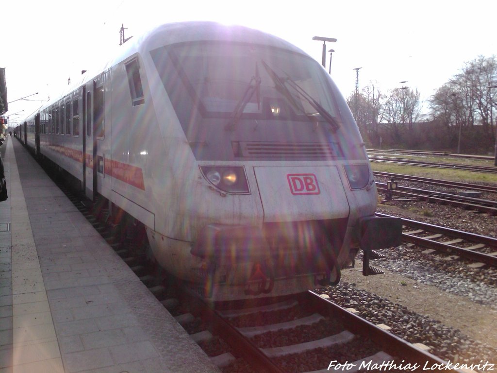 IC mit 101 069-3 am zugende mit Ziel Ostseebad Binz im Bahnhof Bergen auf Rgen am 19.4.13