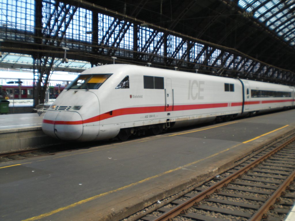 ICE 402 004-6 in K�ln-Hbf.