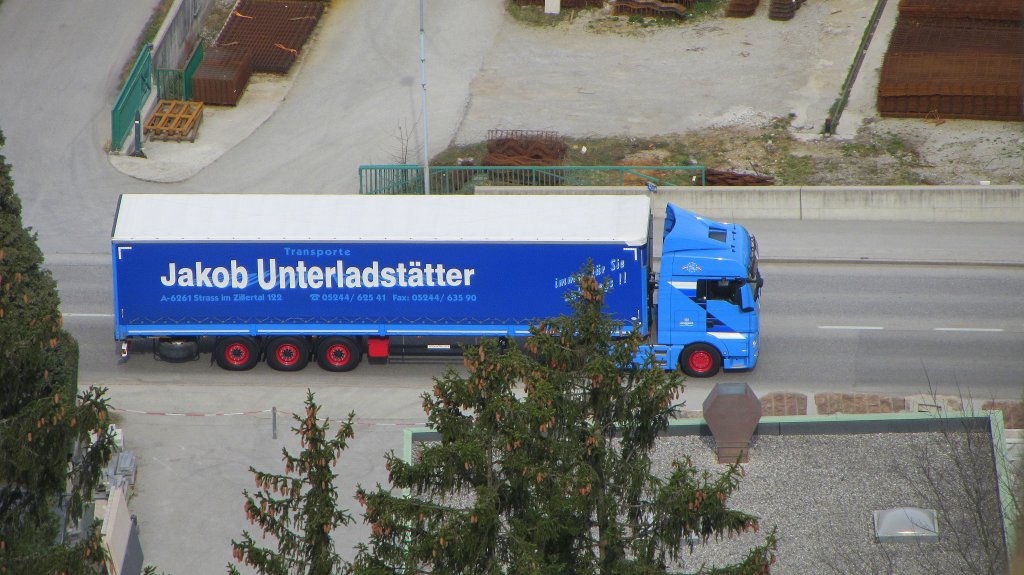MAN Sattelzug  Jakob Unterladst�tter  bei Brixlegg am 4.4.2012.