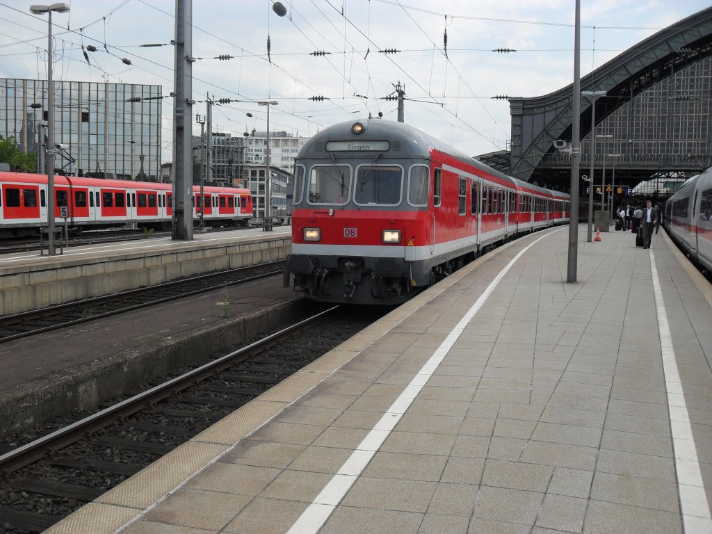 Steuerwagen Karlsruher Kopf im K�lner Hbf am 23.7.10