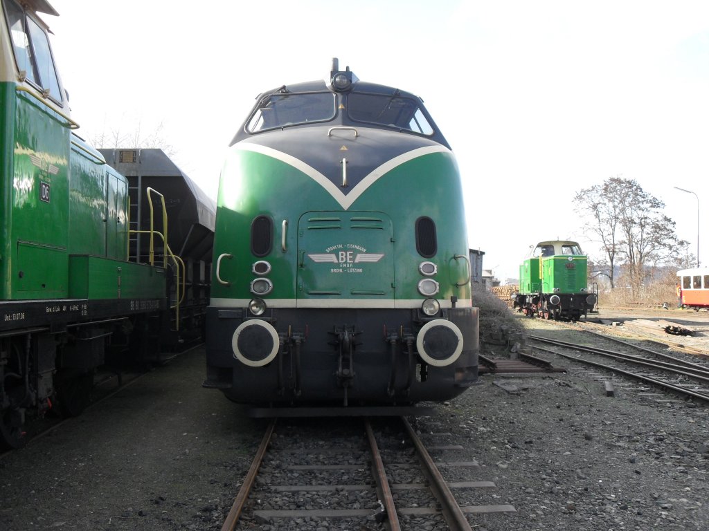 Vorderansicht der V200 der Brohltalbahn.