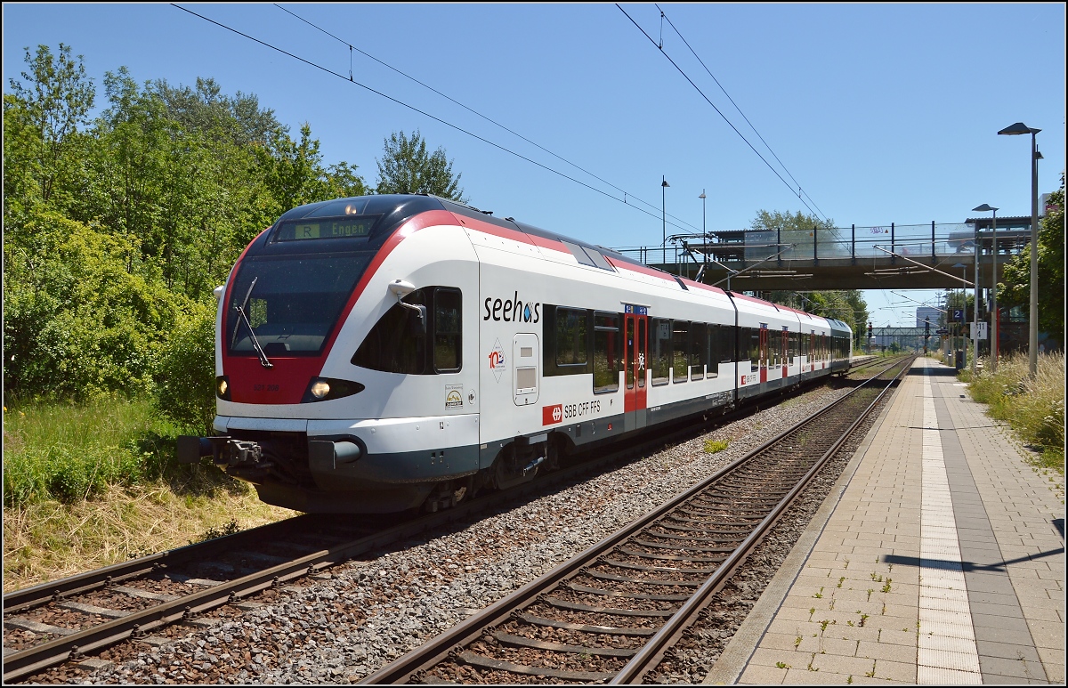 10 Jahre Seehas mit der SBB.

Ein Sommerbild am Haltepunkt Fürstenberg. Konstanz, Juni 2015.