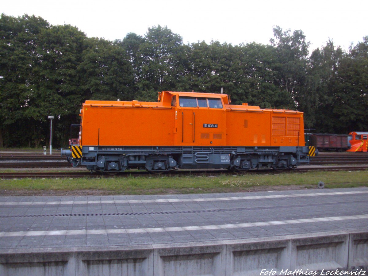 111 038 (MTEG 293 022-0) abgestellt im Bahnhof Putbus am 13.7.14