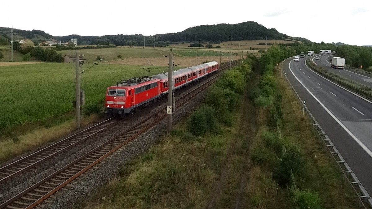 111-207 und 3 n-Wagen sind als RB 58190 am 20.August 2013 nach Hafurt unterwegs, nchster Halt Ebelsbach-Eltmann.