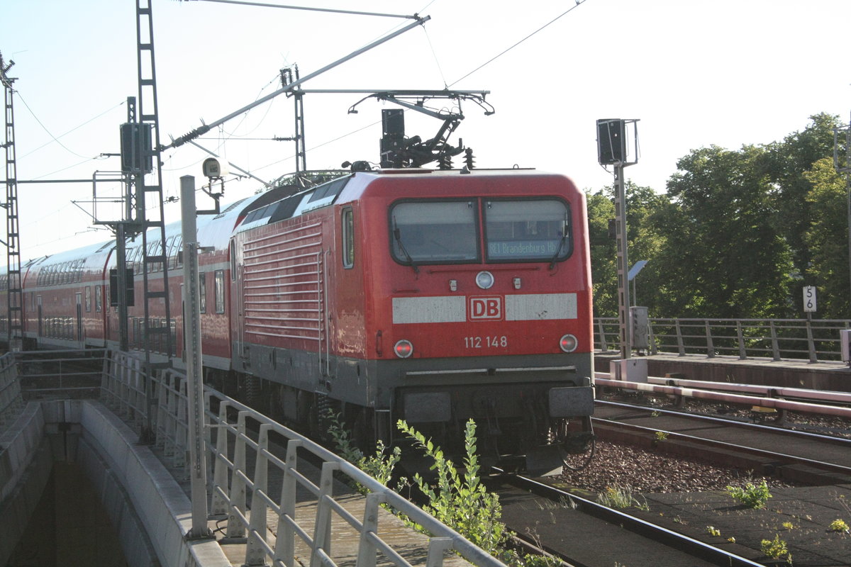 112 148 verlsst mit dem RE1 mit ziel Brandenburg Hbf den Bahnhof Berlin Hbf am 31.7.20