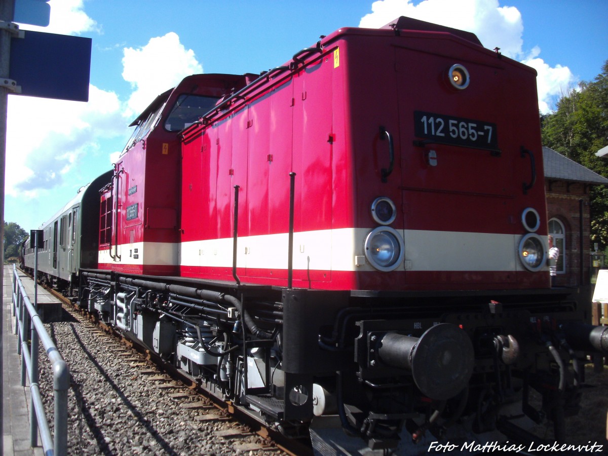 112 565-7 mit dem Sonder-Planzug im Bahnhof Putbus am 15.6.14
