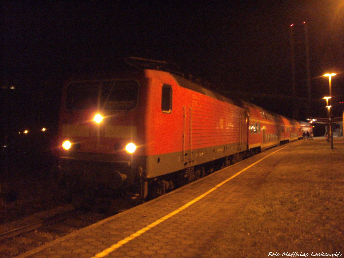 143 201-3 als RE9 mit ziel Stralsund Hbf im Bahnhof Stralsund- Rgendamm am 16.12.13