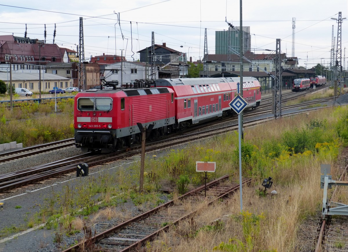 143 285-5 schiebt ihre regionalbahn in den Bahnhof Nordhausen 18.08.2013
