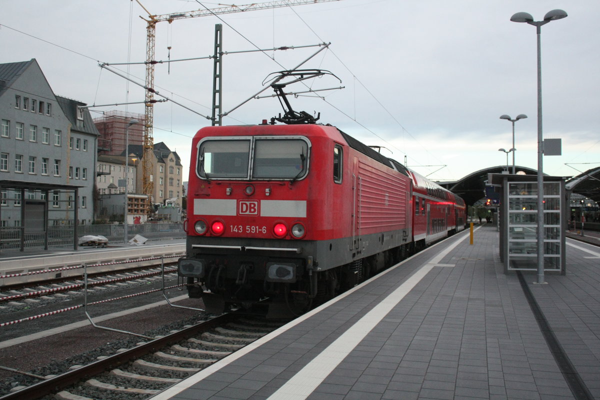 143 591 im Bahnhof Halle/Saale Hbf am 29.8.20